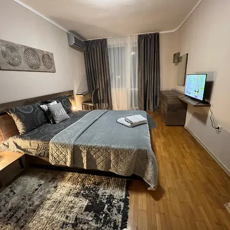 Διαμέρισμα център с паркинг за нормална до средно голяма кола *