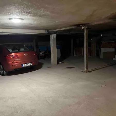 Apartmán център с паркинг за нормална до средно голяма кола Varna