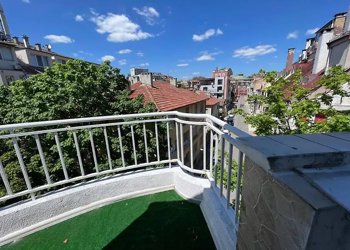 Apartmán център с паркинг за нормална до средно голяма кола Varna