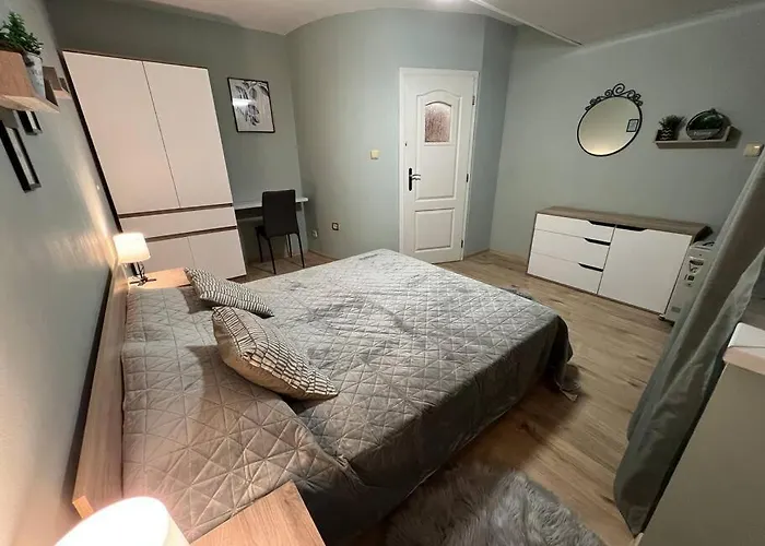 Apartmán център с паркинг за нормална до средно голяма кола Varna