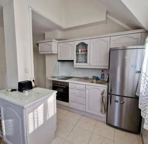 център с паркинг за нормална до средно голяма кола Apartmán