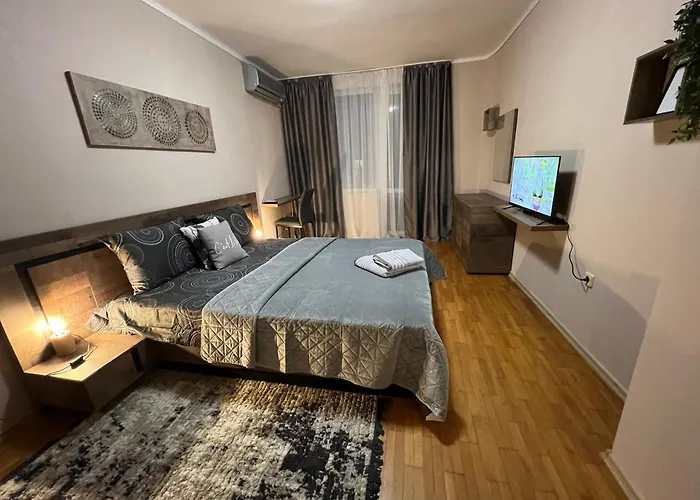 Apartmán център с паркинг за нормална до средно голяма кола *