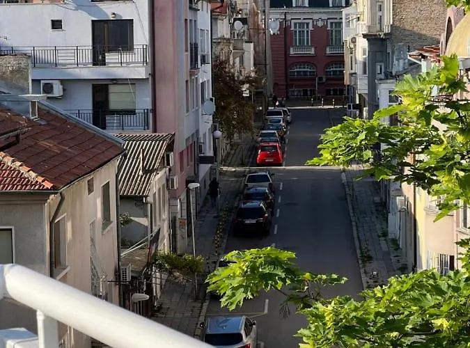 център с паркинг за нормална до средно голяма кола Apartmán