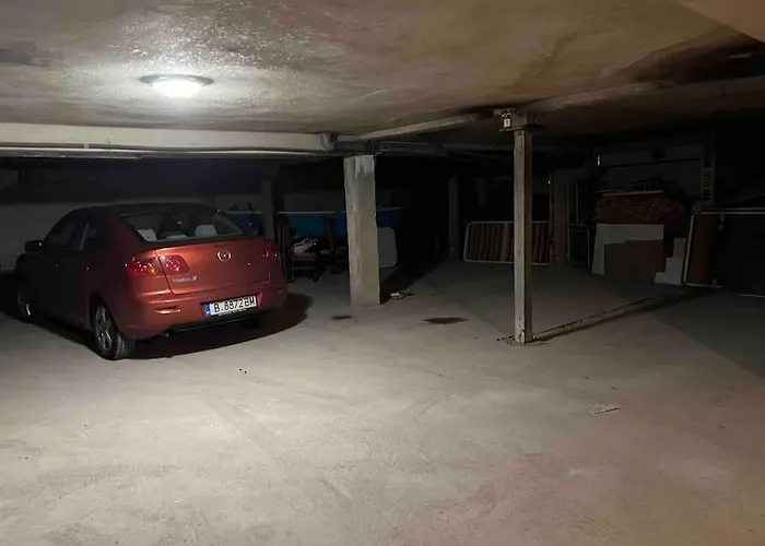 Apartmán център с паркинг за нормална до средно голяма кола Varna