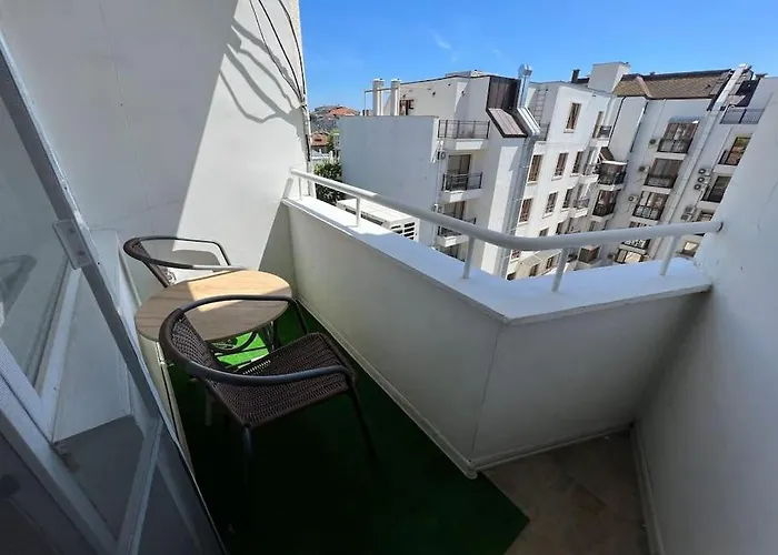 център с паркинг за нормална до средно голяма кола Apartmán *