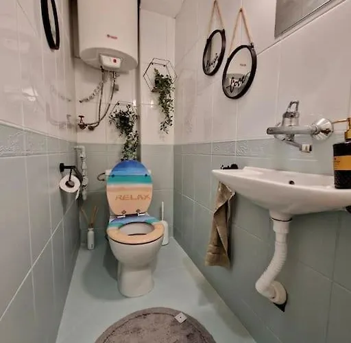 център с паркинг за нормална до средно голяма кола شقة